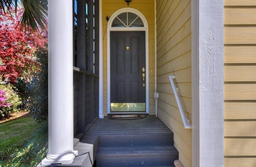 Aiken Maison | Downtown Luxury Charleston-style Row House/near Bruce's Field/Horse District