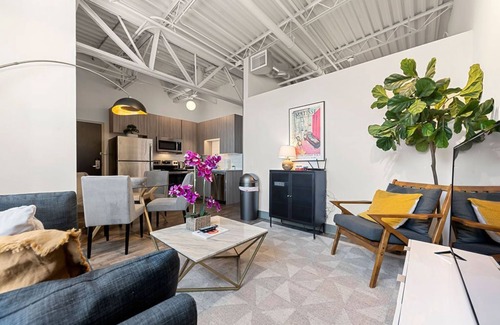 The Loop Copropriété | Downtown Mich Ave Penthouse - FULL Floor, Sleep 25