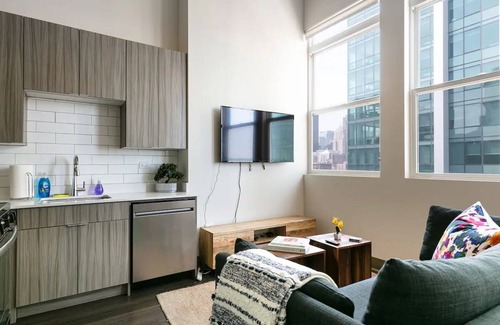 The Loop Copropriété | Downtown Mich Ave Penthouse - FULL Floor, Sleep 25