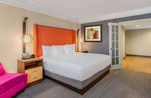 Central Business District Hôtel | Downtown New Orleans Getaway w/Outdoor Pool | Minutes to French Quarter