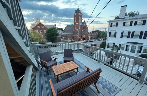 Newburyport Maison | Downtown Newburyport, Bright and Sunny 2 Bedroom