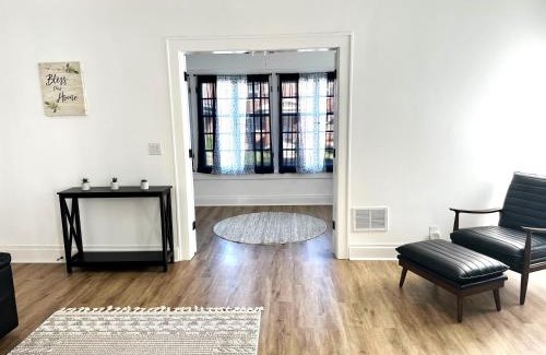 Livingston Park Appartement | Downtown Retreat - Cozy First Floor