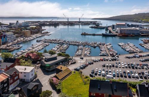 Torshavn Appartement | Downtown - Retro Decor - Stunning Views - Terrace