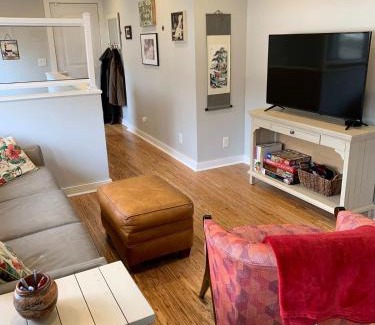 Rockford Appartement | Downtown Rockford Duplex