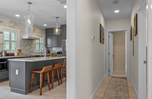Salem Appartement | Downtown Salem Gem: 3BR, Patio & Easy Parking