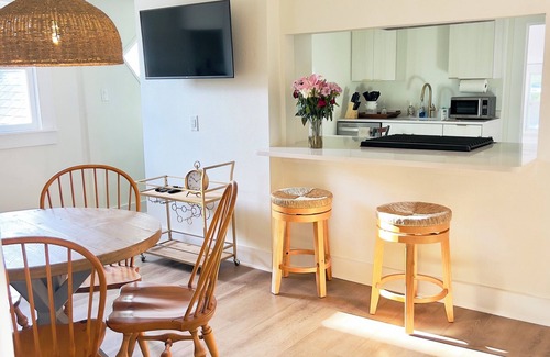 Historic Uptown Appartement | Serene Green Historic Haven