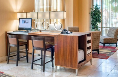 Downtown Vancouver Maison | Downtown stay next to park, near the river!!