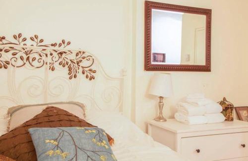 Theatre District Appartement | Downtown Studio Apt, Near Grocery And Hospitals