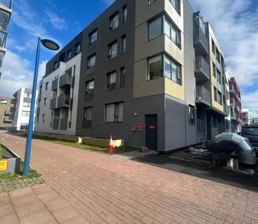 Teigar Appartement | Downtown studio by the sea