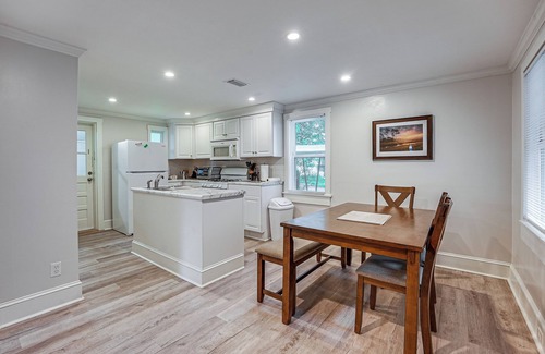 Thomasville Maison | Downtown Thomasville Home w/ Yard & Fire Pit
