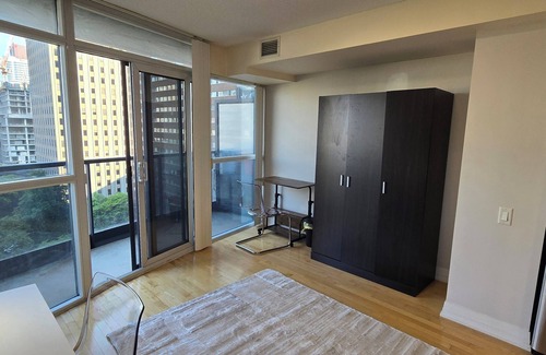 Church and Wellesley Copropriété | Downtown Toronto Condo | WiFi, Gym & Pool – Steps to Subway & Eaton Centre