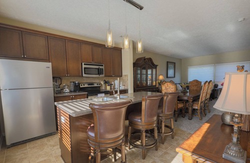 Omaha Maison | Downtown townhome! 2 car garage, 2 living rooms and 2 balconies w/skyline View!