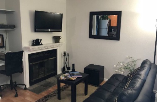Whittier Copropriété | Downtown, Upscale PEARL ST!