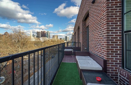 Downtown Columbus Appartement | Downtown Views from a Stylish 2BR with Balcony