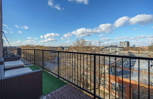 Downtown Columbus Appartement | Downtown Views from a Stylish 2BR with Balcony
