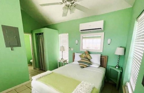 Conch Bar Villa | Dragon Cay Resort