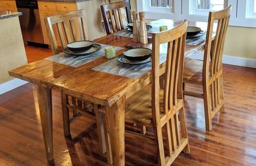 Kenton Maison | Dragonfly House-One Bedroom Craftsman in Trendy Kenton