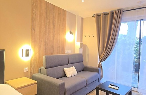 Moyen-Vernet Appartement | Les Dragons Catalans-Studio-Romantique