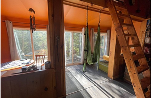 Actinolite Cabine | Dragon’s Nest on River. Quiet Get-away
