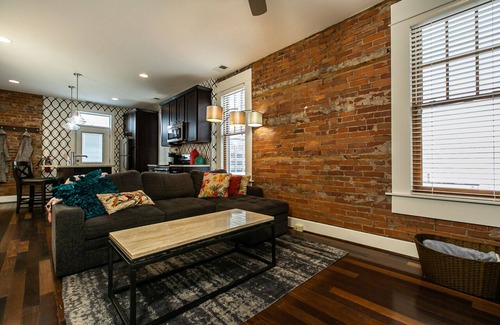 Dubuque Appartement | Drake House - Vue sur la ville (bain à remous privé)