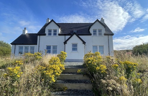 Caroy Maison | Dramatic Sea Views At Healabhal House on the Isle of Skye.