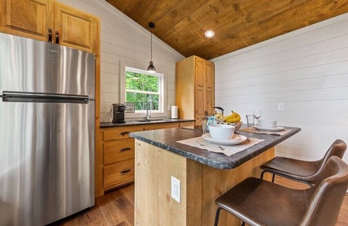 Mineral Bluff Cabine | Dream Big in this new Tiny Home! Hot tub, firepit