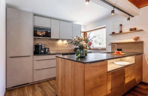 Hopfgarten im Brixental Chalet De Ski | Dream Chalet with Sauna, Pool, 200m to Ski Bus