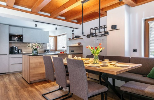 Hopfgarten im Brixental Chalet De Ski | Dream Chalet with Sauna, Pool, 200m to Ski Bus