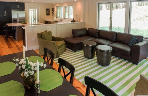 East Chatham Maison | Dream getaway - mtn views, ski, pool, BBQ, Firepit, Kid friendly, Lakes, WFH