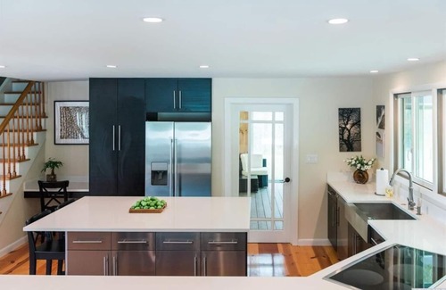 East Chatham Maison | Dream getaway - mtn views, ski, pool, BBQ, Firepit, Kid friendly, Lakes, WFH