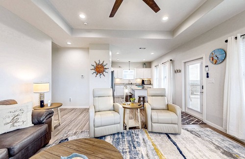 Gilchrist Maison | Dream | Gulf Views | Furnished Deck | Sleeps 7