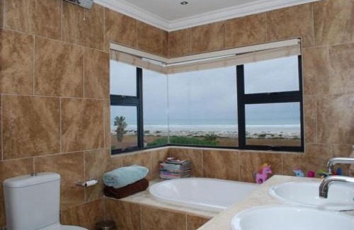 Melkbosstrand Maison | Dream House on the Ocean - No Load Shedding