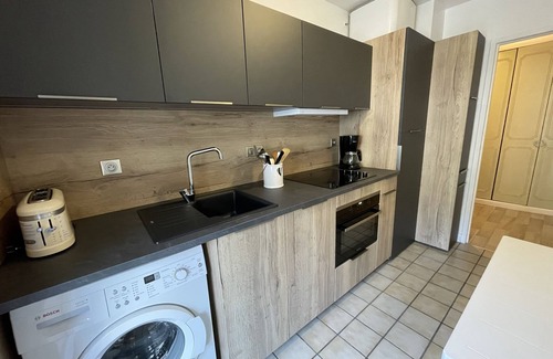 Brides-les-Bains Appartement | Emplacement de rêve pour cet appartement plein centre de brides les bains