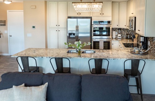 Palmer Lake Maison | Dream location- Mountain Views, Reservoir trails, small town, close to USAFA