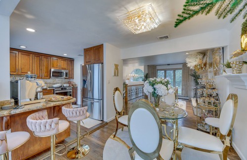 Lake Grove Maison | 'Dreams of Paradise' Luxury Home w/ Pool!