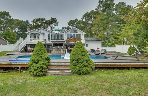 Lake Grove Cottage | 'dreams of Paradise' Luxury Home w/ Pool!