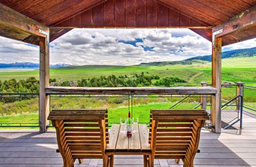 Shining Mountains Appartement | Dreamswest Ennis Studio with Deck and Stunning Views