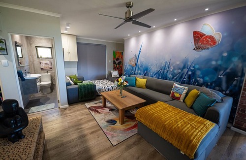 Pringle Bay Cabine | Dreamview Family Suite @ The Butterfly Villa : Spectacular views in Pringle Bay