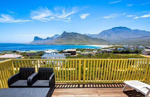 Pringle Bay Appartement | Dreamview Glass Suite: Unique apartment with wide ocean and mountain views