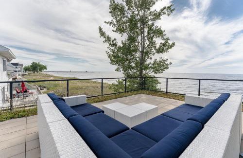 Spring Lake Maison | Dreamview- Private Lake frontage