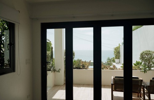 Playa Hermosa Cobano Appartement | Dreamy King Bedroom Ocean view suite at Sky House Santa Teresa