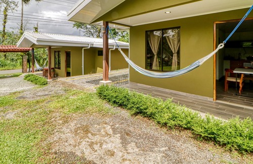 Arenal Hot Springs Appartement | Dreamy Dog-Friendly Studio Near Town W/ Volcano View, Fast WiFi & Hammock!