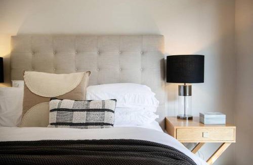 Dromana Maison | Dreamy Dromana Family Getaway - with Jacuzzi