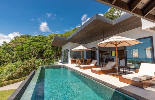 Dominicalito Villa | Villa de luxe de rêve avec vue sur la jungle et l'océan, avec piscine.
