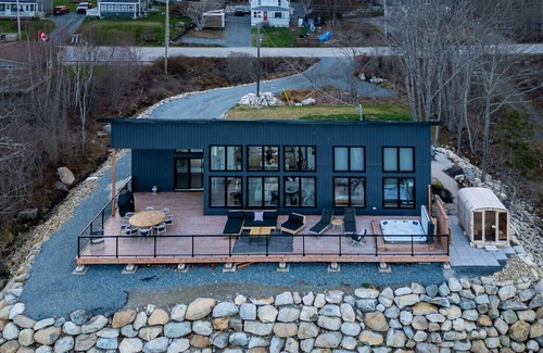 Port Mouton Maison | Dreamy Oceanfront Escape Hot tub & Sauna