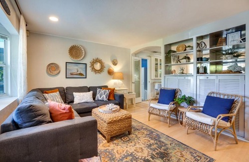 Palm Harbor Maison | Dreamy Palm Harbor Cottage, Steps to Crystal Beach