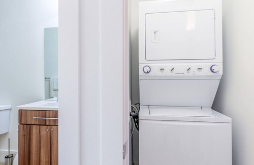 University Park Appartement | Dreamy University 2BR w/ W/D, near campus, dining, bars, by Blueground