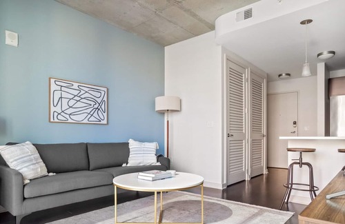 Uptown Appartement | Dreamy Upper Downtown 1BR w/ Gym & Pool near 16th St Mall, by Blueground