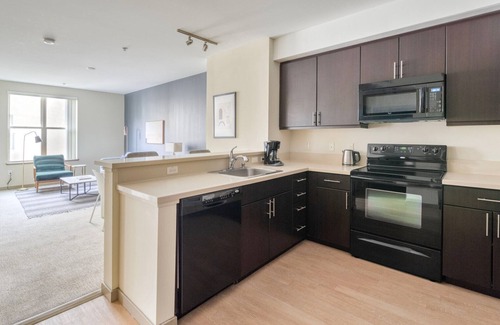 Contra Costa Centre Appartement | Dreamy Walnut Creek 1BR w/ On-Site Restaurants, nr I-680, by Blueground