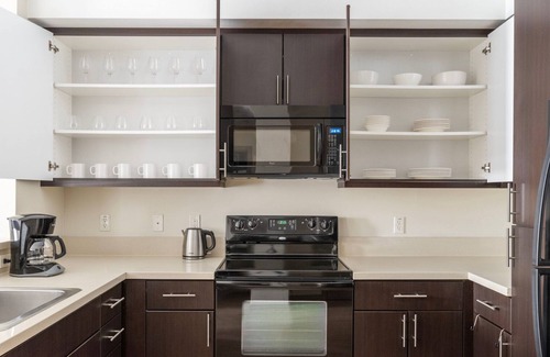 Contra Costa Centre Appartement | Dreamy Walnut Creek 1BR w/ On-Site Restaurants, nr I-680, by Blueground